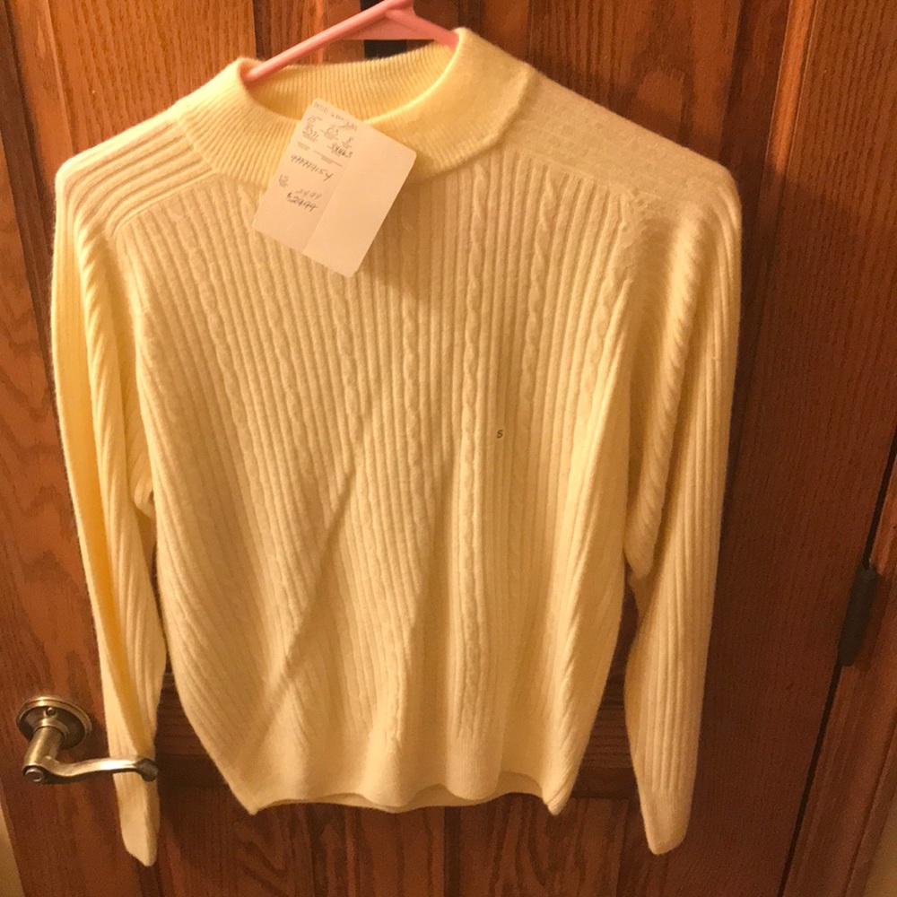 Petite Sophisticate Yellow Sweater Size S